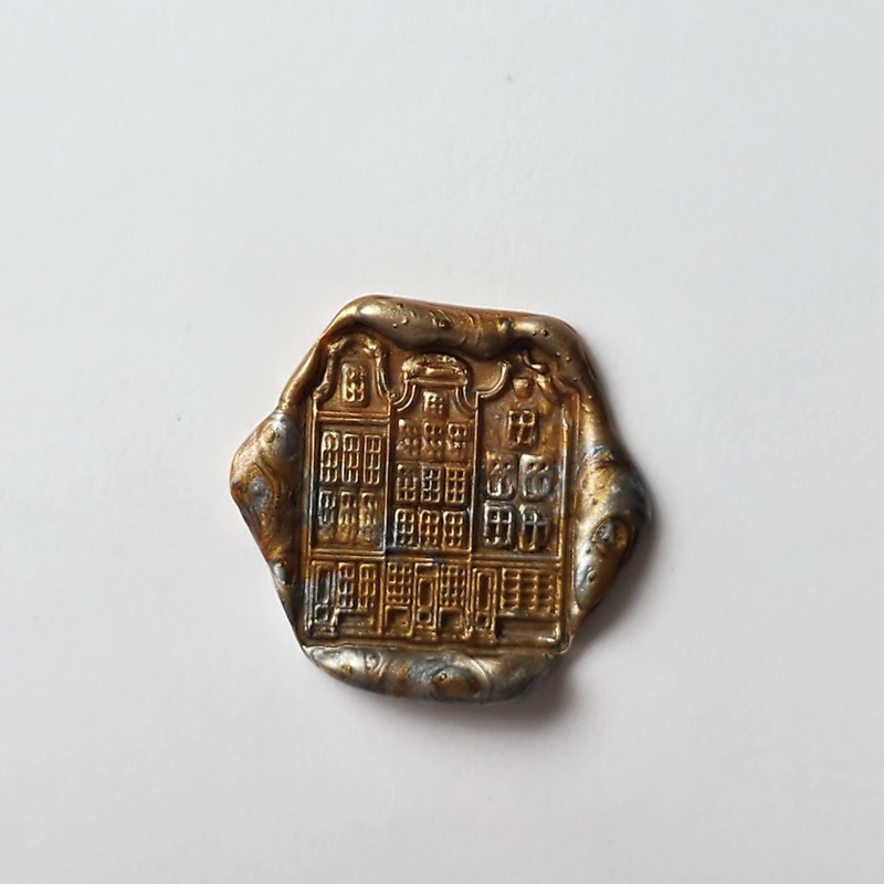 Townhouse seal