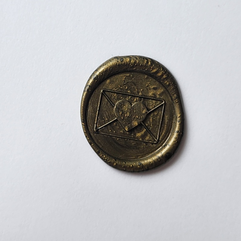 Heart envelope seal